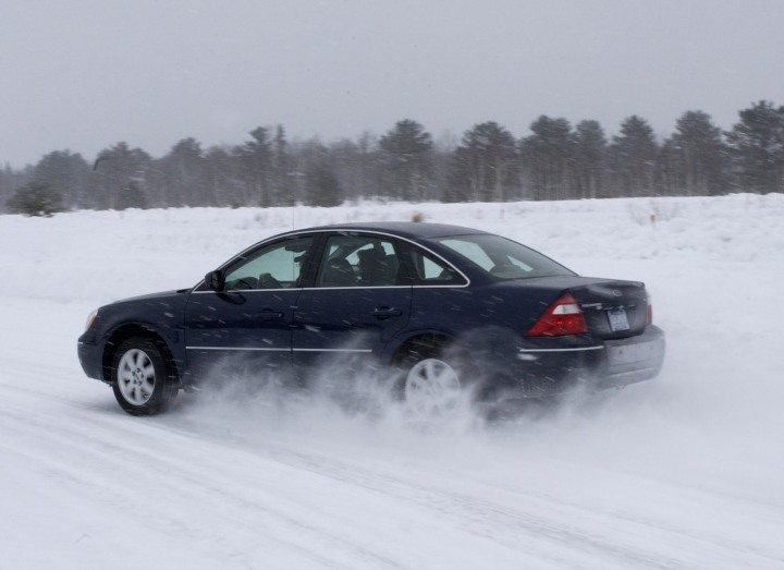 Journalists Test Ford Five Hundred Through Snow
